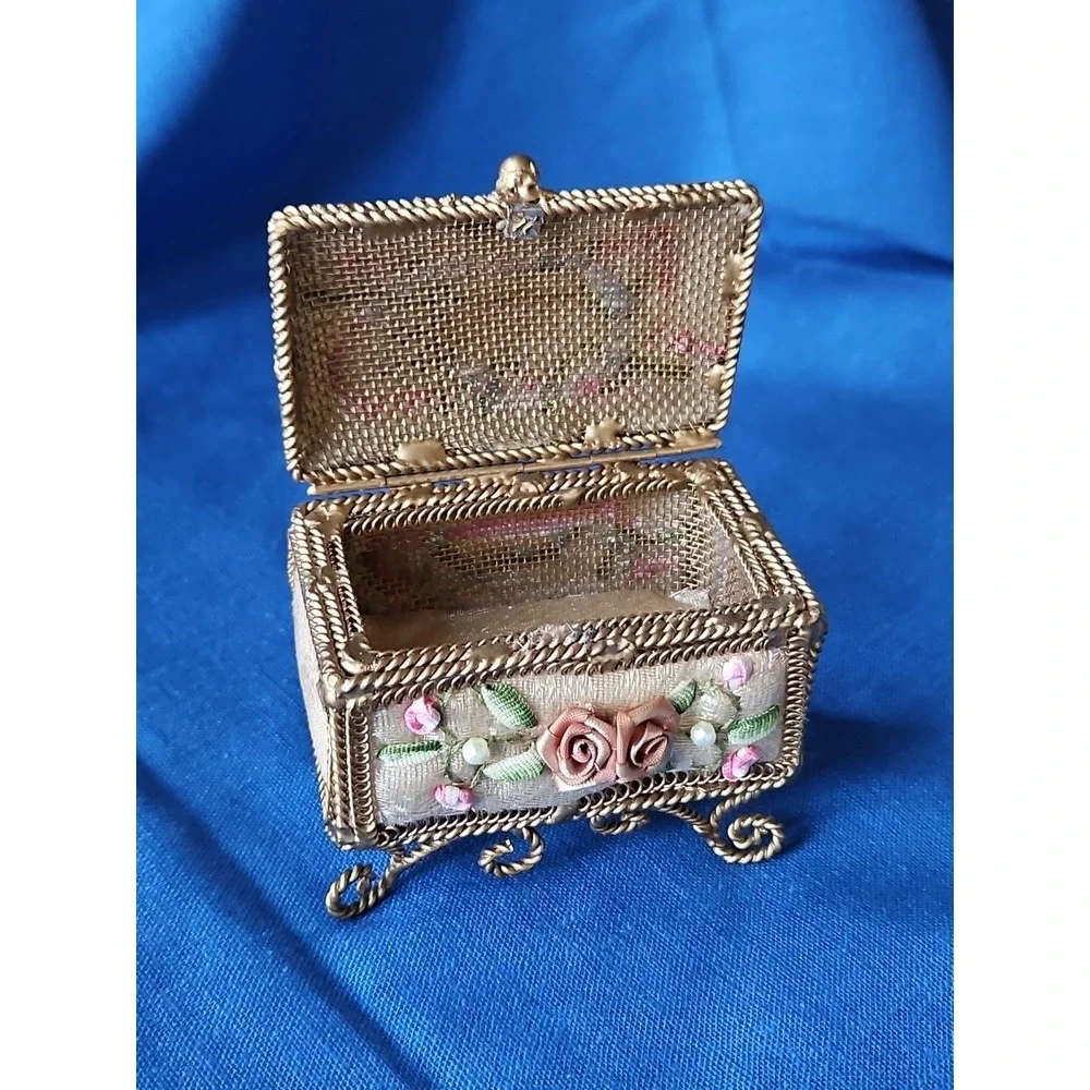 Hollywood Regency Trinket Box Footed Twist Gold Ribbon Embroidery Shabby Chic‎
